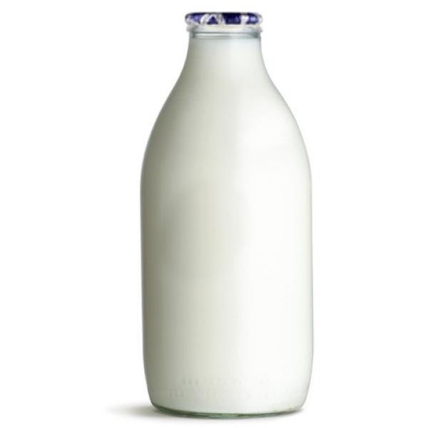 1 pint Skimmed Milk - Glass Bottle (568ml)